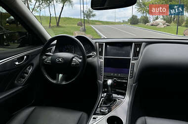 Седан Infiniti Q50 2016 в 