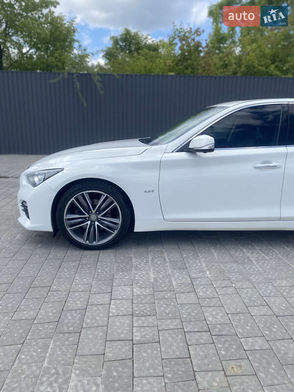 Седан Infiniti Q50 2013 в Тернополі