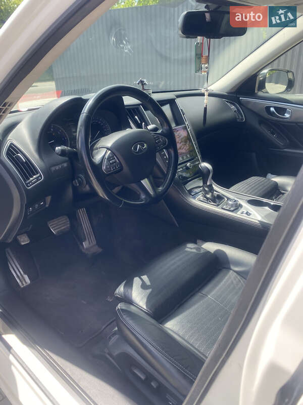 Седан Infiniti Q50 2013 в Тернополі