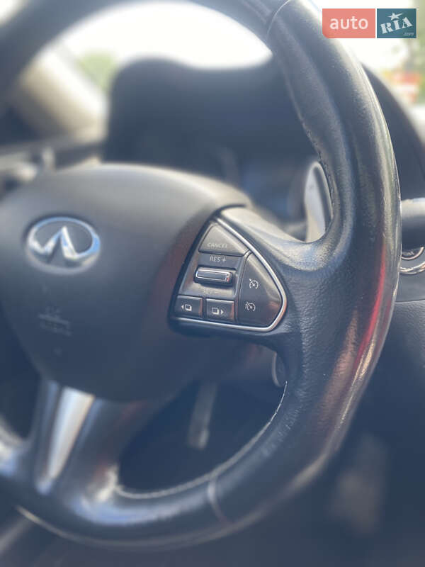 Седан Infiniti Q50 2013 в Тернополі