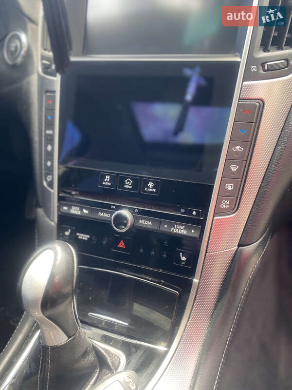 Седан Infiniti Q50 2013 в Тернополі