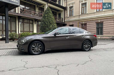 Седан Infiniti Q50 2014 в 