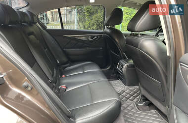 Седан Infiniti Q50 2014 в 
