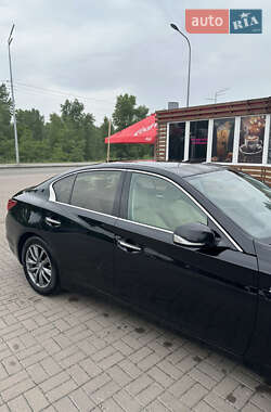 Седан Infiniti Q50 2014 в 