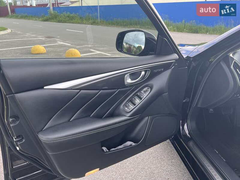 Седан Infiniti Q50 2016 в Вышгороде