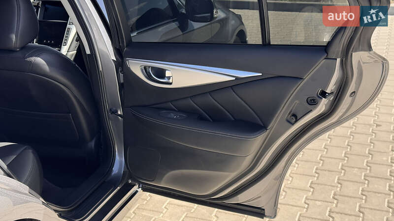 Седан Infiniti Q50 2019 в Виннице