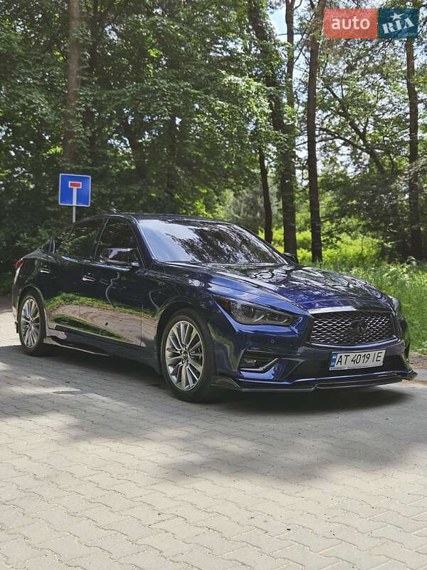 Седан Infiniti Q50 2023 в 