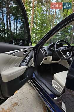 Седан Infiniti Q50 2023 в 