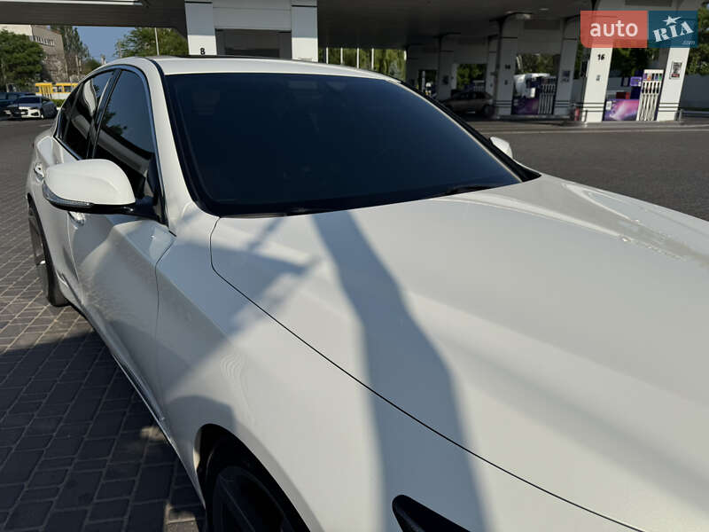 Седан Infiniti Q50 2015 в Одесі