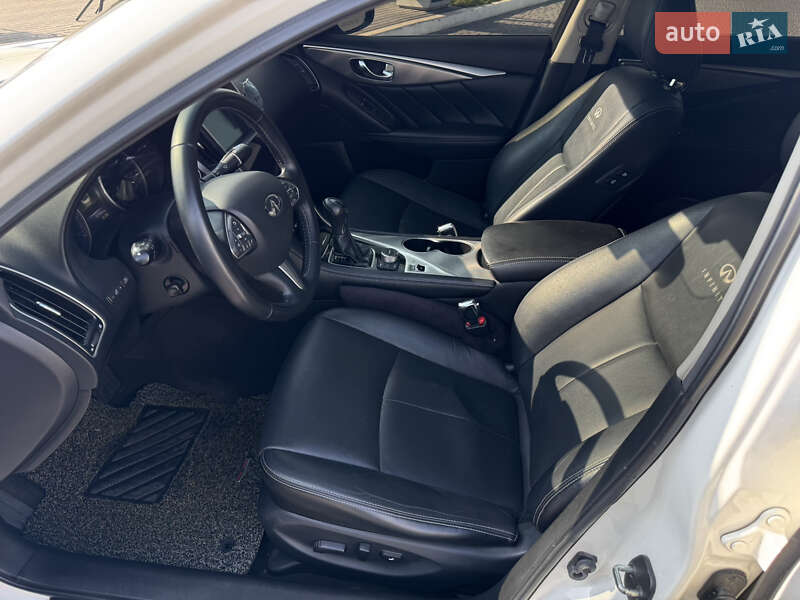 Седан Infiniti Q50 2015 в Одесі