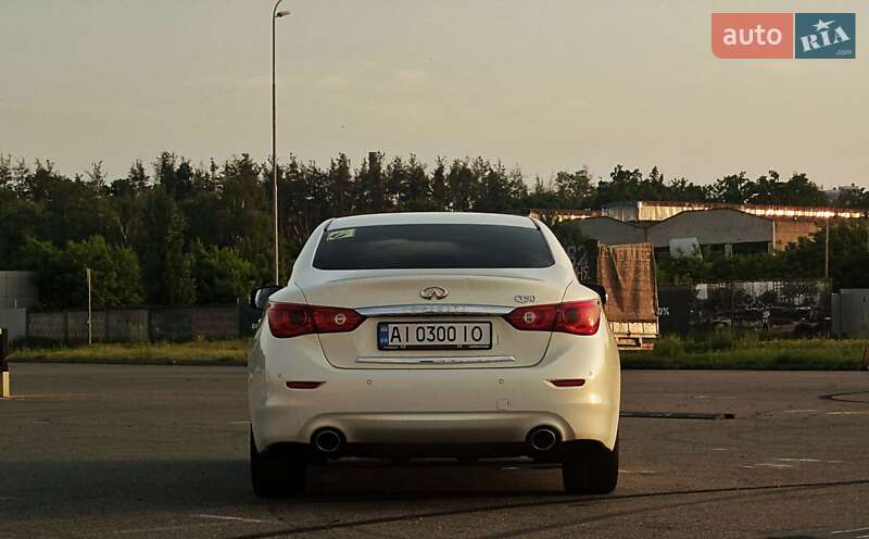 Седан Infiniti Q50 2015 в Киеве