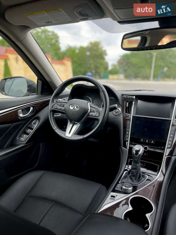 Седан Infiniti Q50 2018 в Киеве
