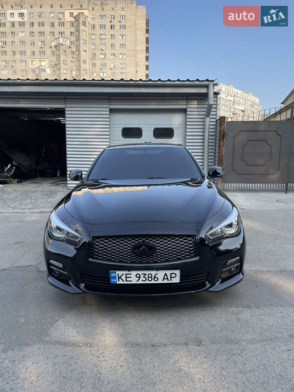 Седан Infiniti Q50 2016 в Дніпрі