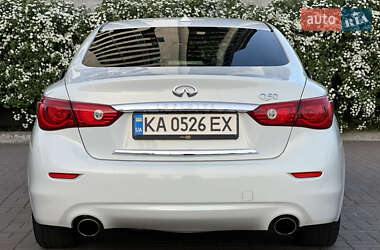 Седан Infiniti Q50 2015 в 