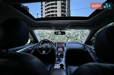 Седан Infiniti Q50 2015 в 