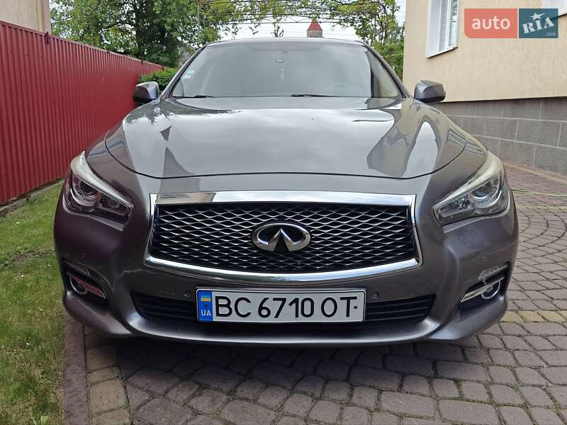 Седан Infiniti Q50 2015 в Львові