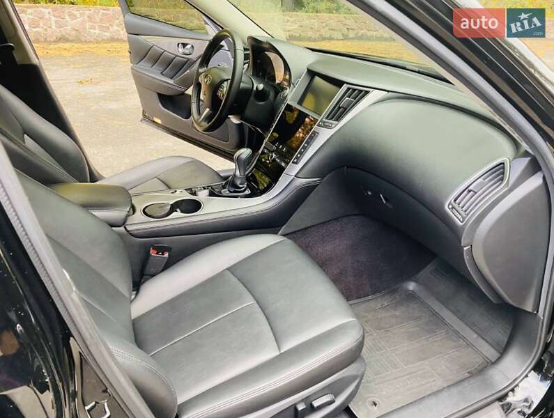 Седан Infiniti Q50 2016 в Києві