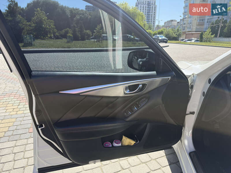 Седан Infiniti Q50 2018 в Львові