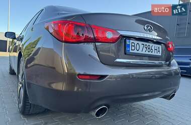 Седан Infiniti Q50 2015 в 