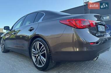 Седан Infiniti Q50 2015 в 