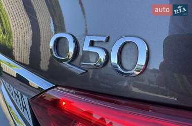 Седан Infiniti Q50 2015 в 