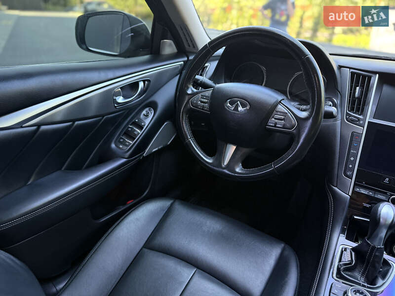 Седан Infiniti Q50 2016 в Полтаві