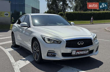 Седан Infiniti Q50 2015 в Киеве