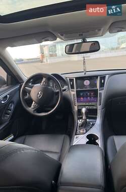 Седан Infiniti Q50 2016 в 