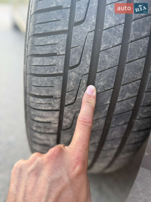 Седан Infiniti Q50 2015 в Киеве