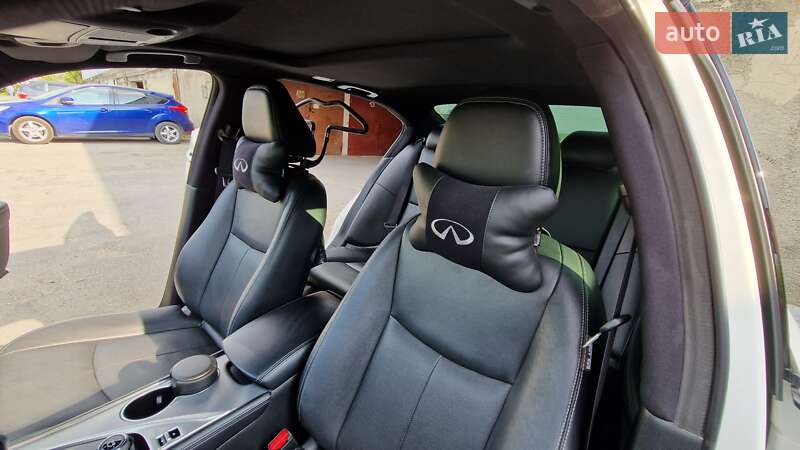 Седан Infiniti Q50 2016 в Одессе