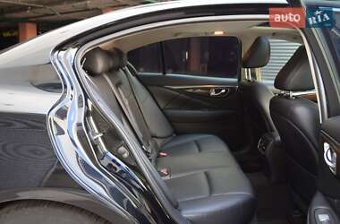 Седан Infiniti Q50 2017 в 