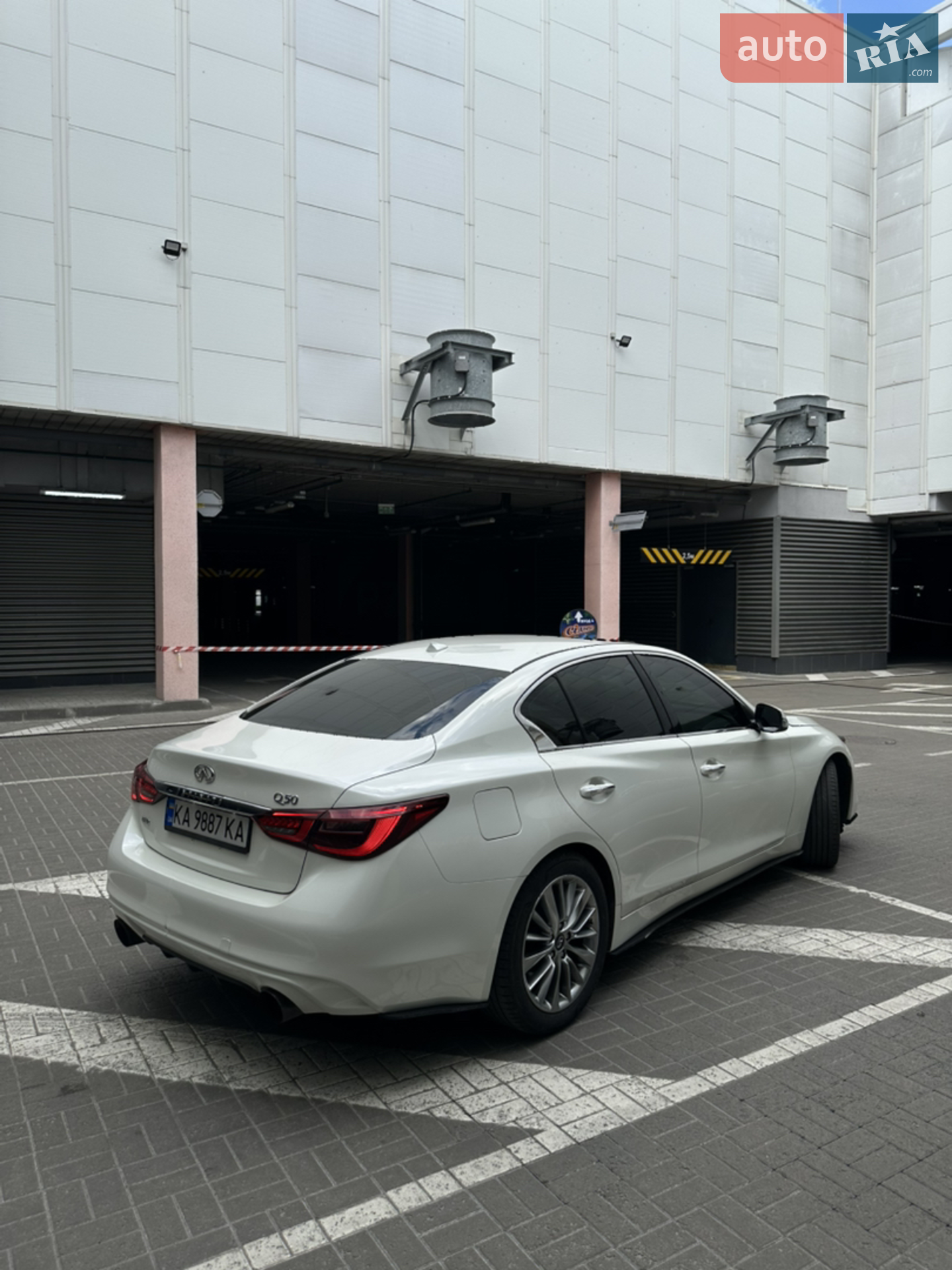 2017 Infiniti Q50 - мініатюра 14