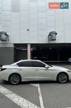 Седан Infiniti Q50 2017 в 