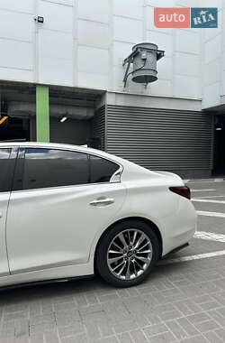 Седан Infiniti Q50 2017 в 