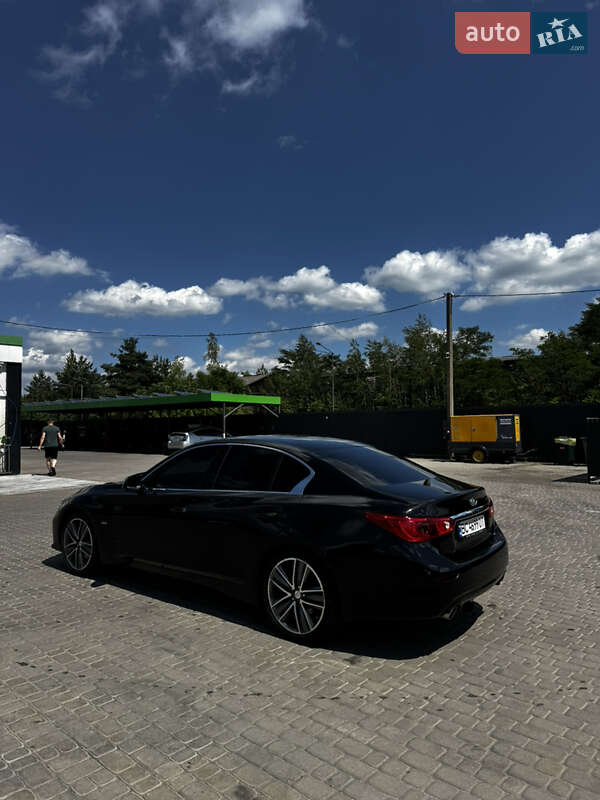 Седан Infiniti Q50 2015 в Шептицькому