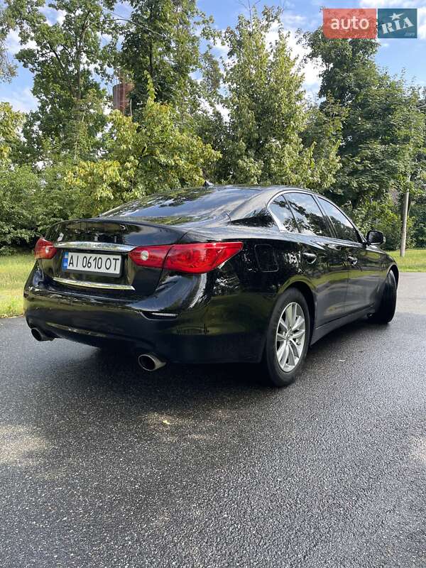 Седан Infiniti Q50 2013 в Ирпене