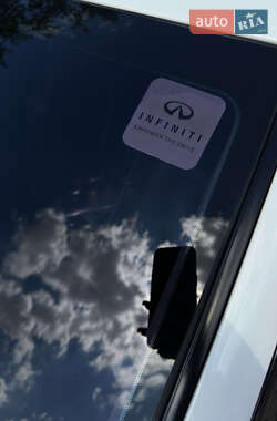 Седан Infiniti Q50 2014 в 