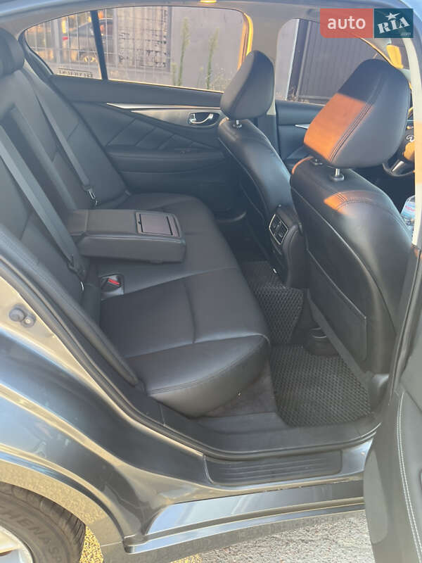 Седан Infiniti Q50 2015 в Миколаєві