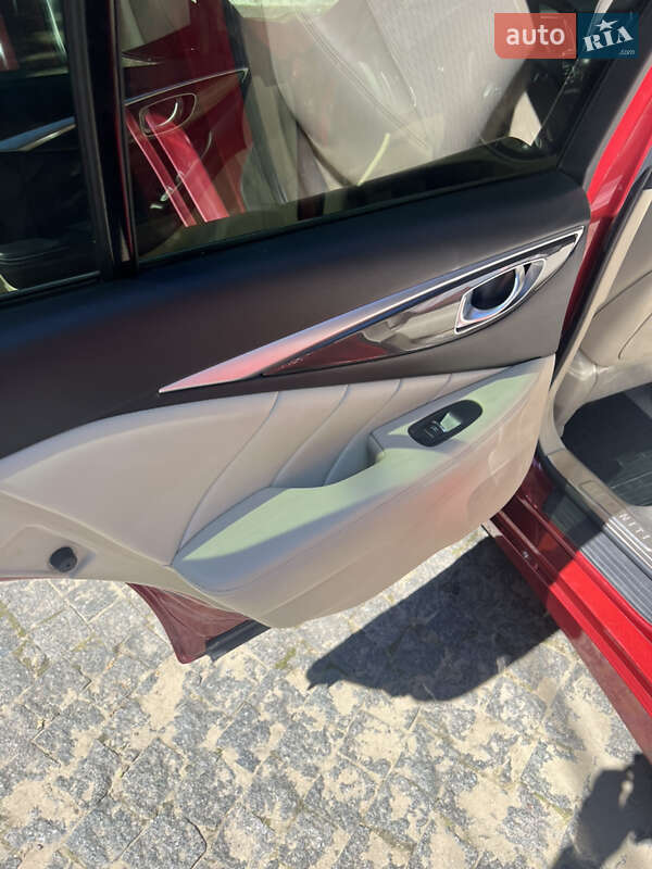 Седан Infiniti Q50 2017 в Чернівцях