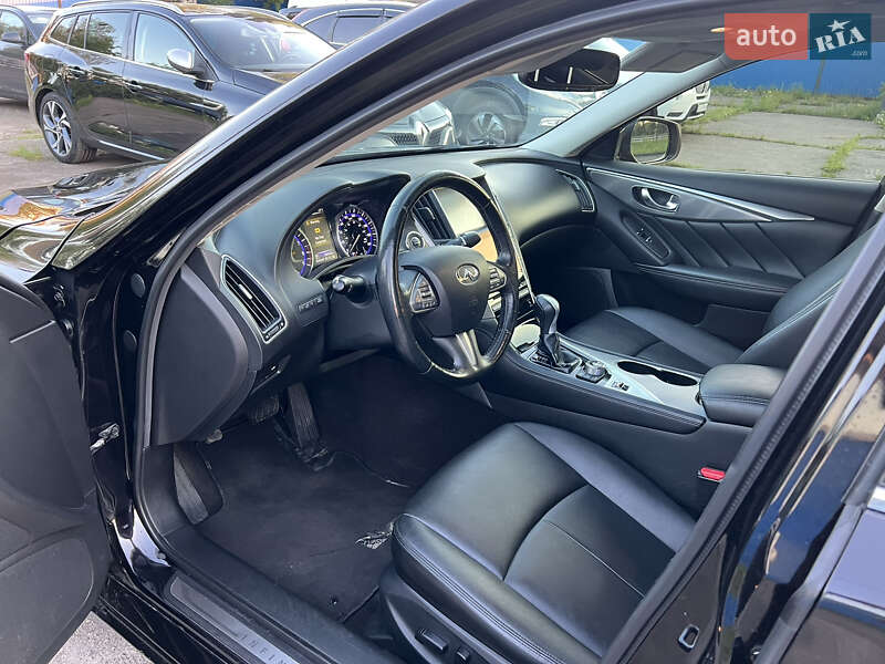Седан Infiniti Q50 2015 в Києві
