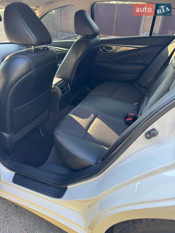 Седан Infiniti Q50 2019 в Києві