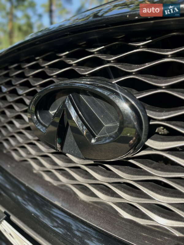 Седан Infiniti Q50 2017 в Чернигове