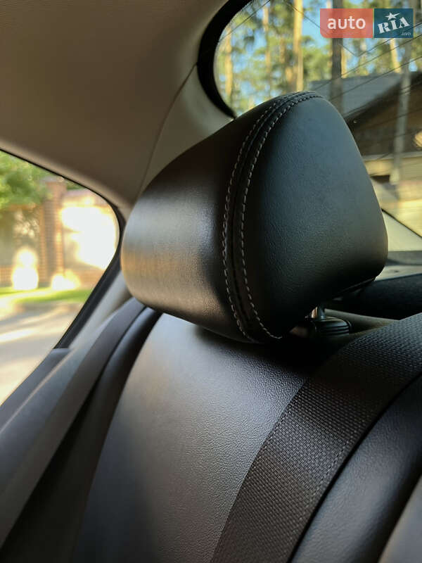 Седан Infiniti Q50 2017 в Чернигове