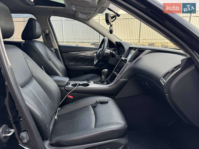 Седан Infiniti Q50 2016 в Вінниці