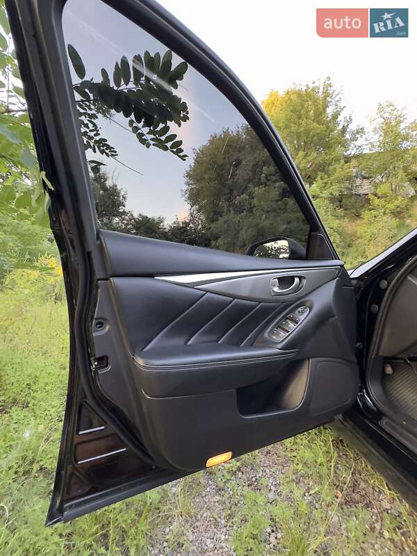 Седан Infiniti Q50 2014 в Києві