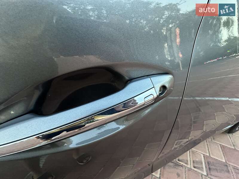 Седан Infiniti Q50 2016 в Одессе