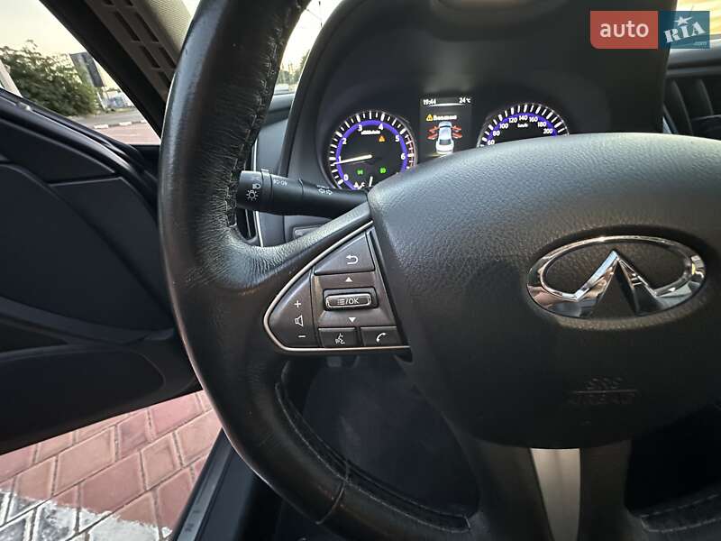 Седан Infiniti Q50 2016 в Одессе