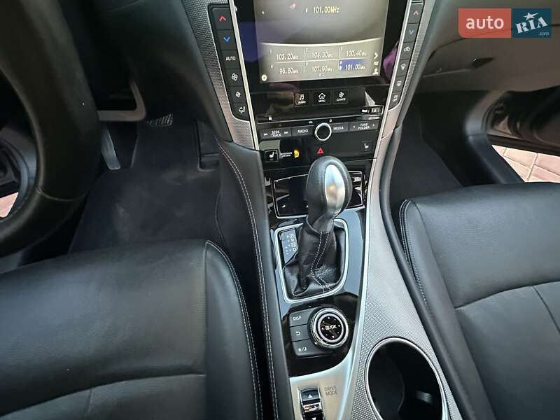 Седан Infiniti Q50 2016 в Одессе