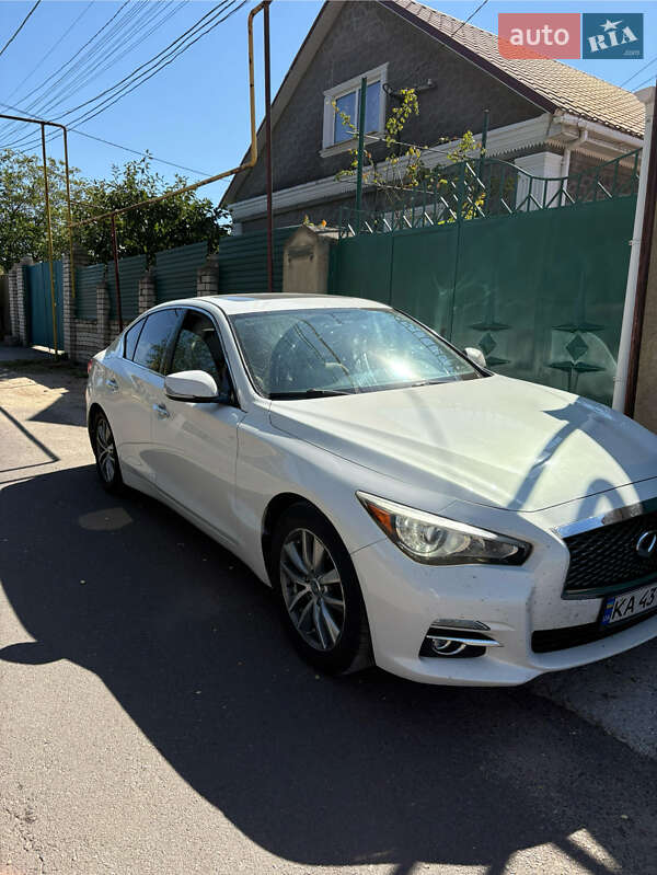 Infiniti Q50 2014
