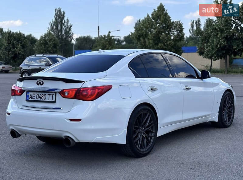 Седан Infiniti Q50 2013 в Дніпрі